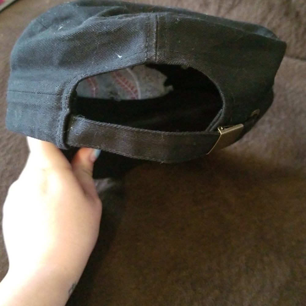 Softball hat - Picture 3 of 3